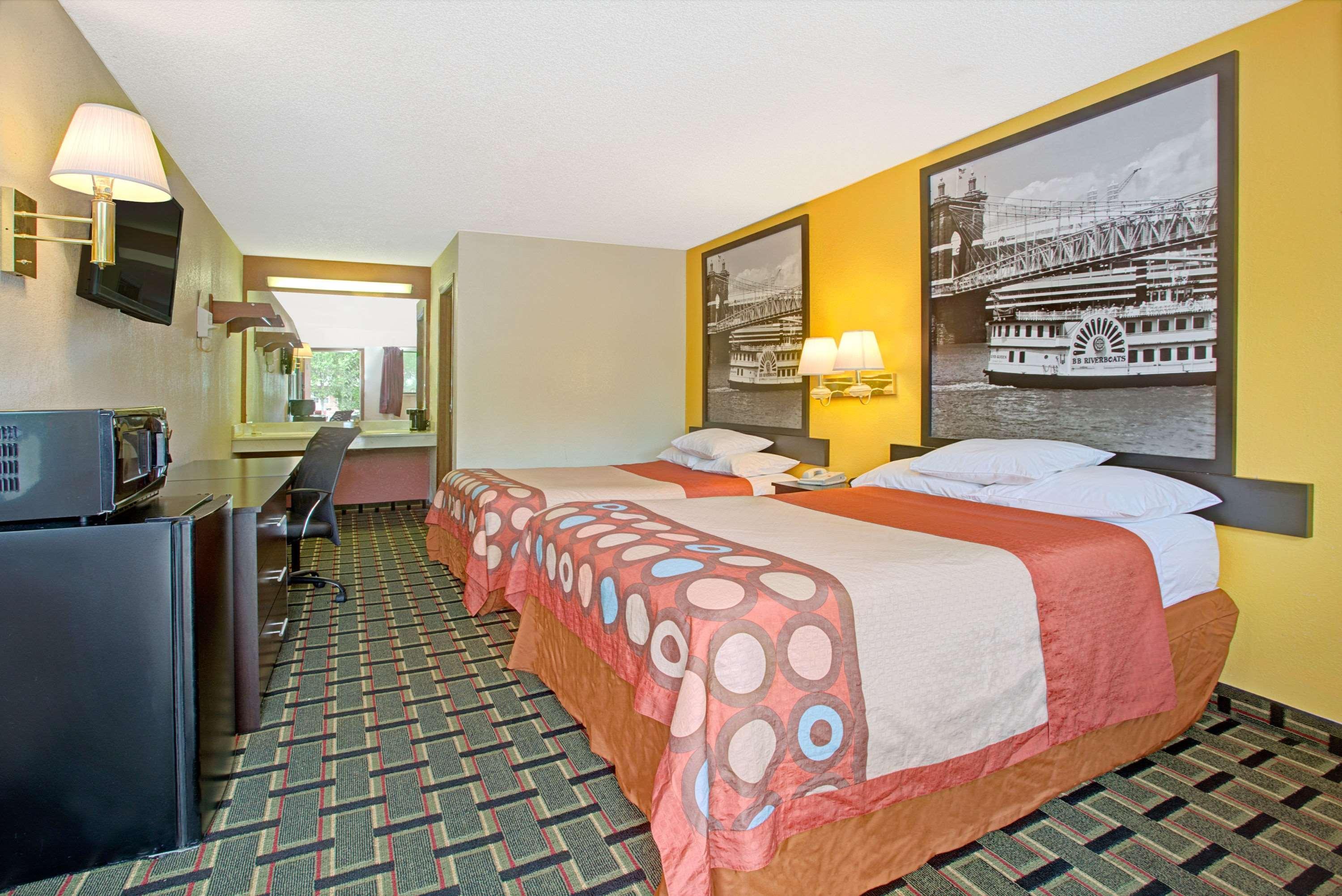 Super 8 By Wyndham Cincinnati-Springdale Oh Exterior foto