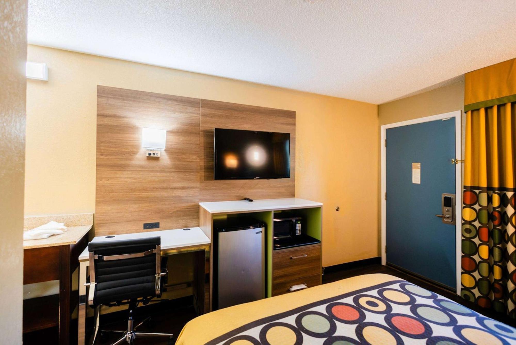 Super 8 By Wyndham Cincinnati-Springdale Oh Exterior foto