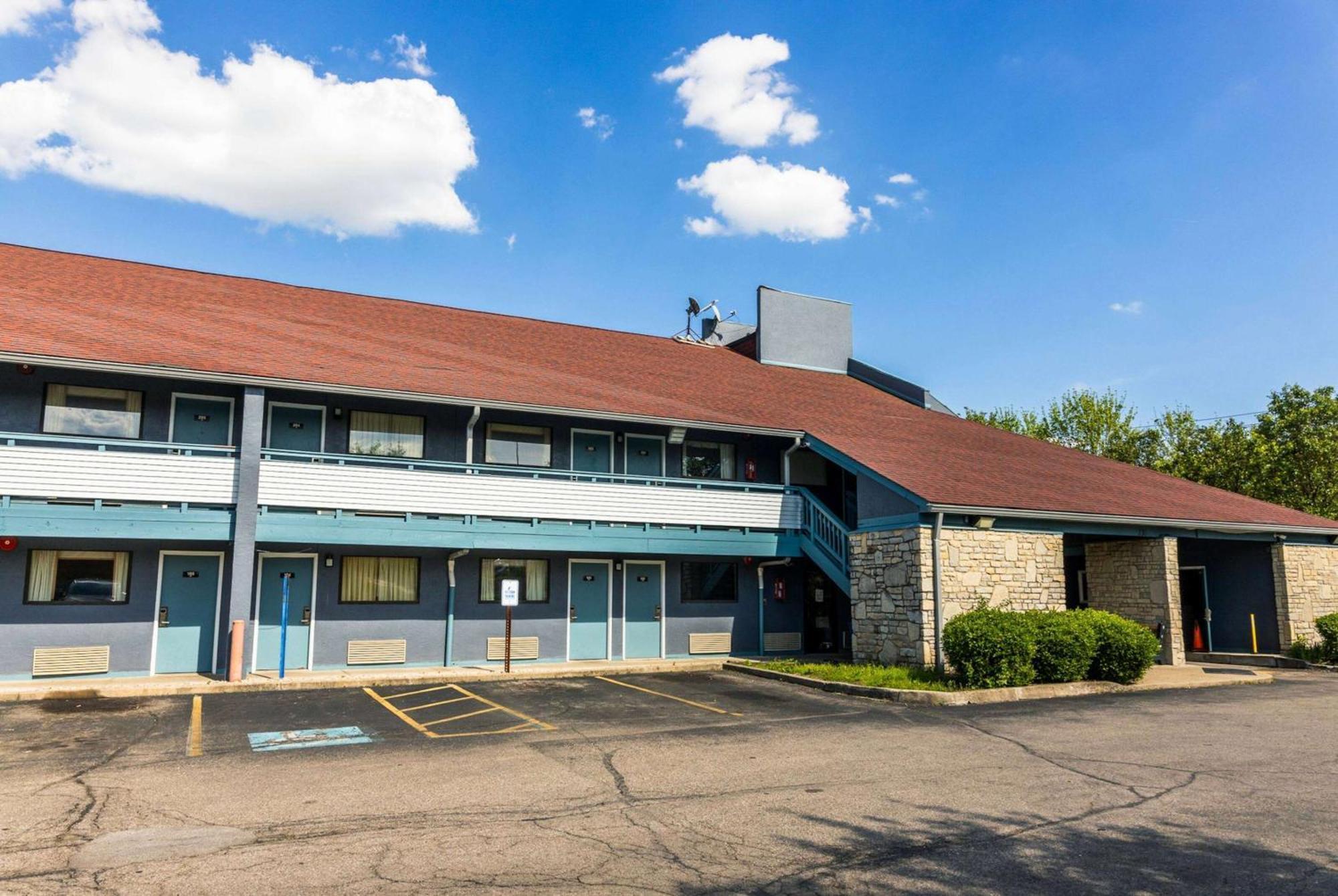 Super 8 By Wyndham Cincinnati-Springdale Oh Exterior foto