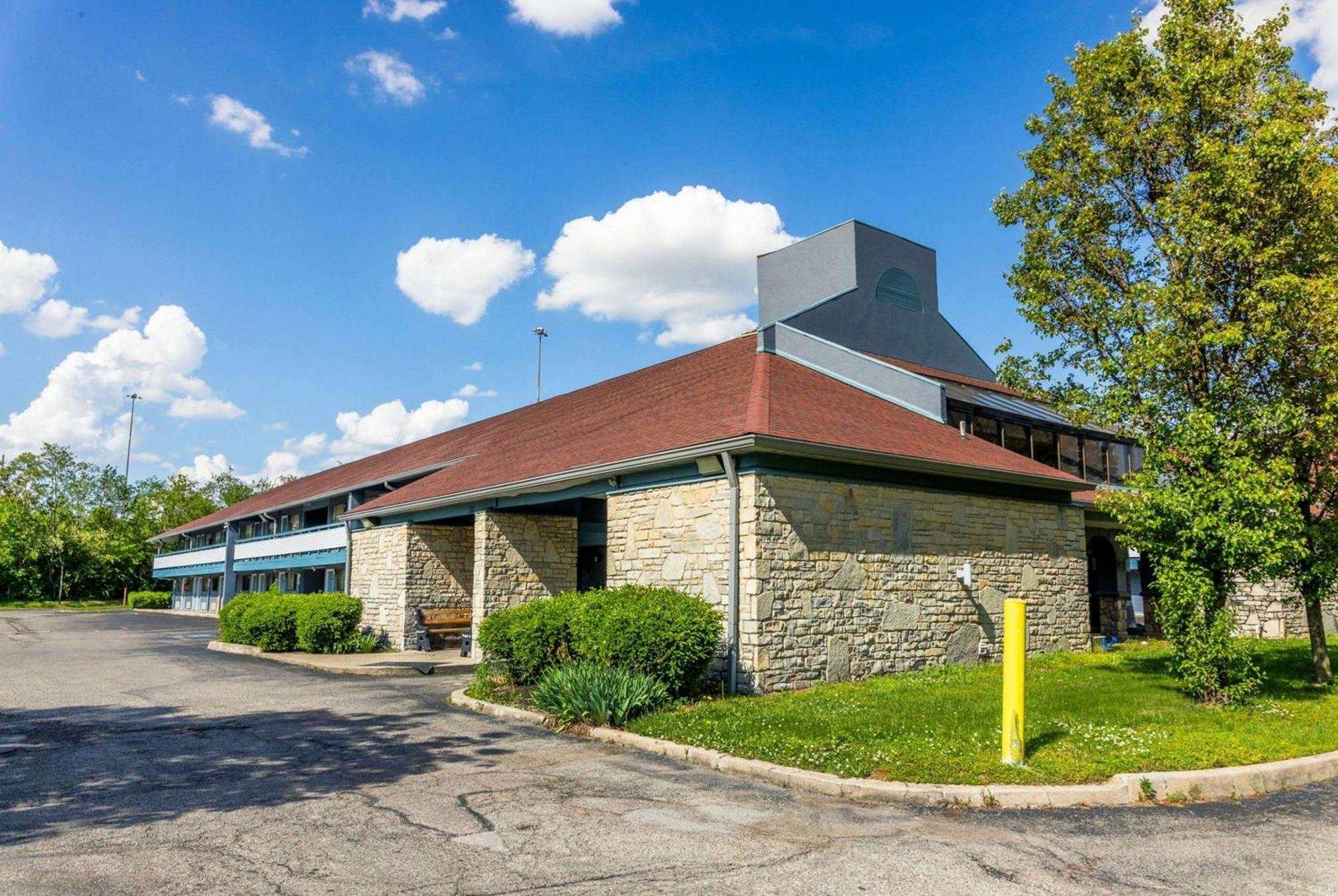 Super 8 By Wyndham Cincinnati-Springdale Oh Exterior foto